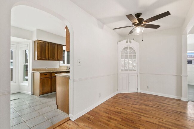 Building Photo - Charming Lake Loveland Ranch - Cozy Comfort & Unbeatable Location!