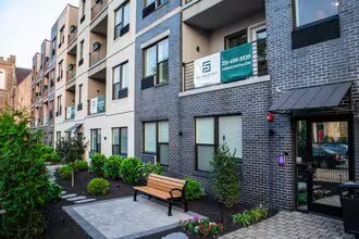 Building Photo - 1522-1532 W Girard Ave