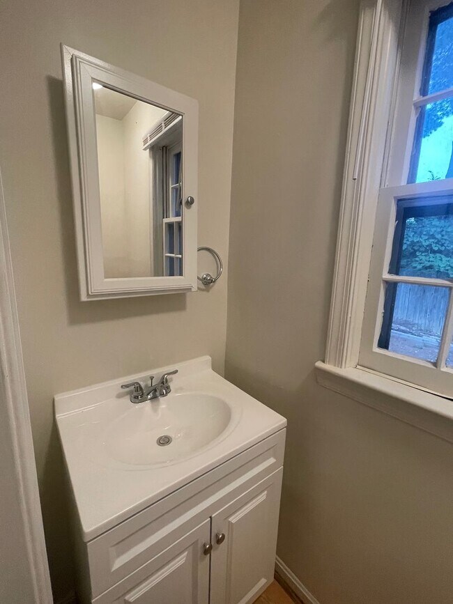 Building Photo - Single Family in Silver Spring
