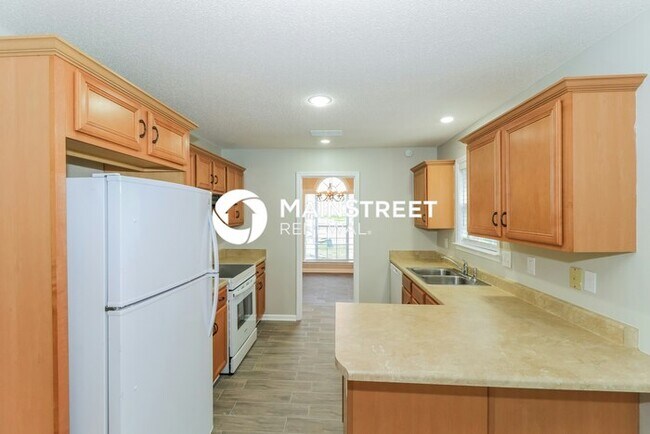 Building Photo - 3 Bedroom Pet-Friendly Home in Cordova, TN with Main Street Renewal