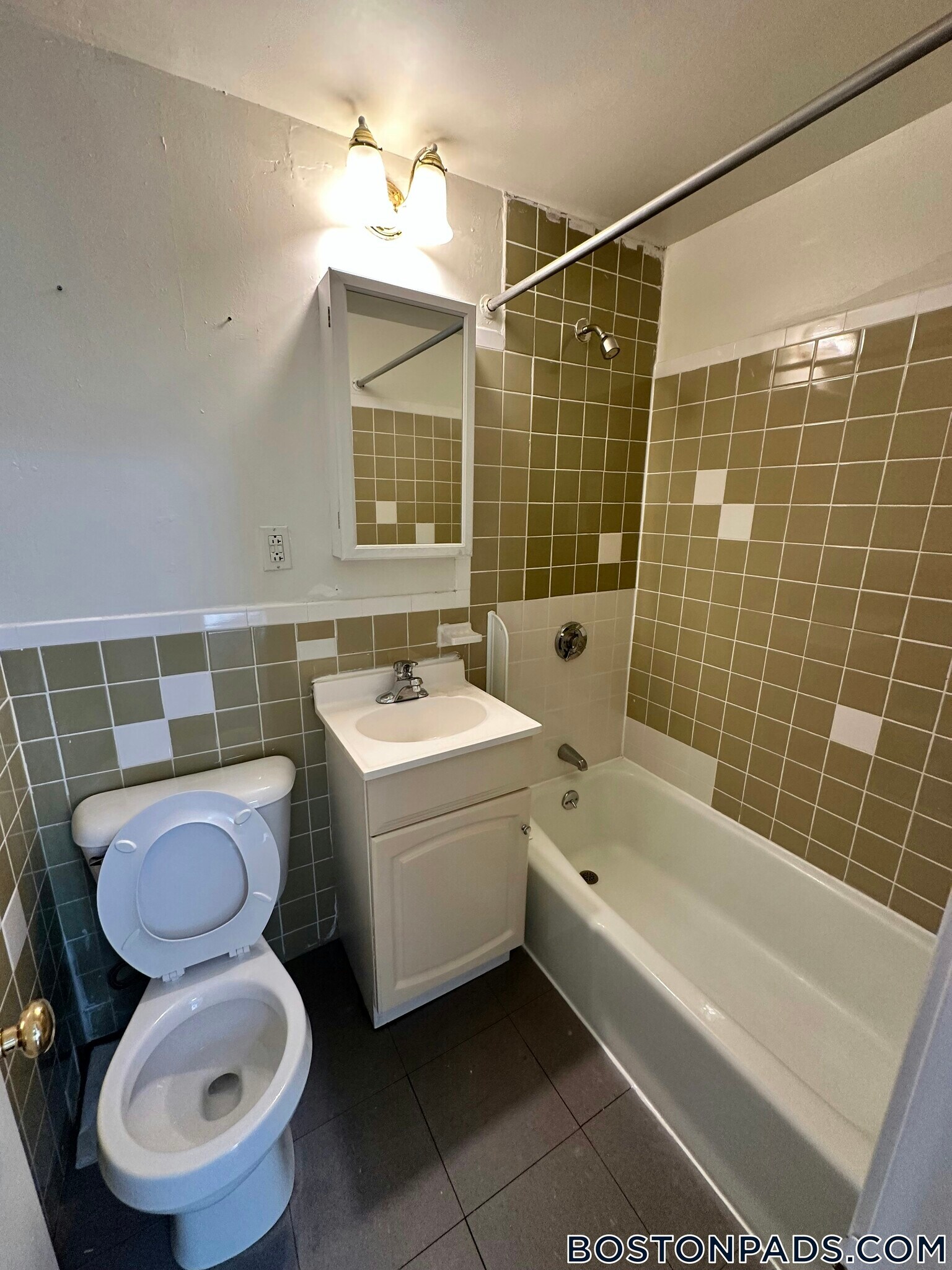 Building Photo - 10 Wait St