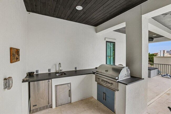 Building Photo - 7021 Cielo Azul Pass