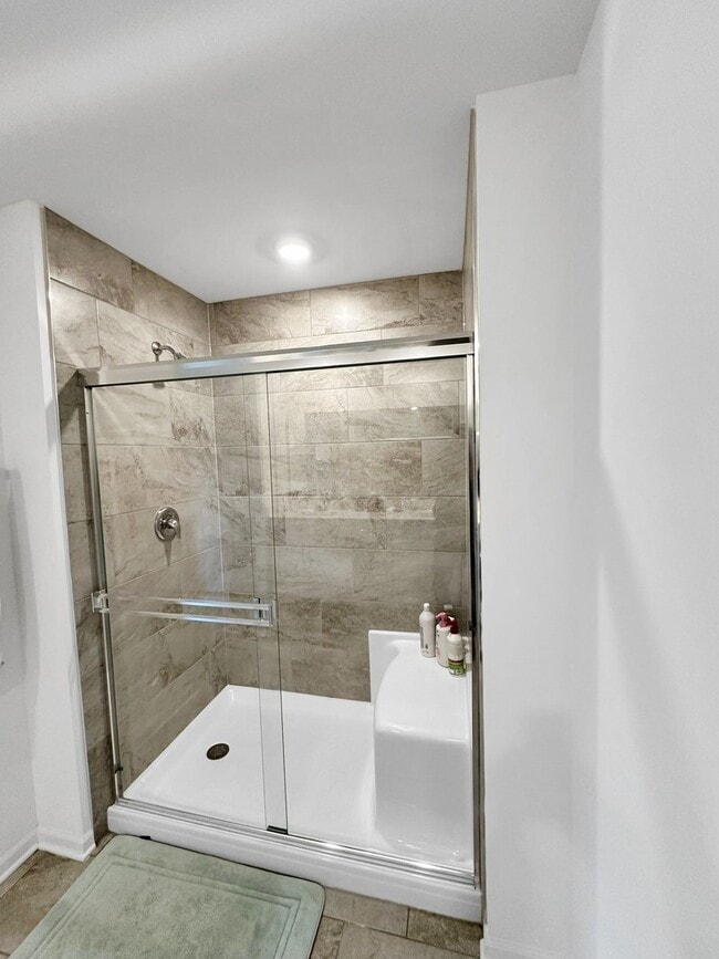 Building Photo - 765 Kentshire Cir