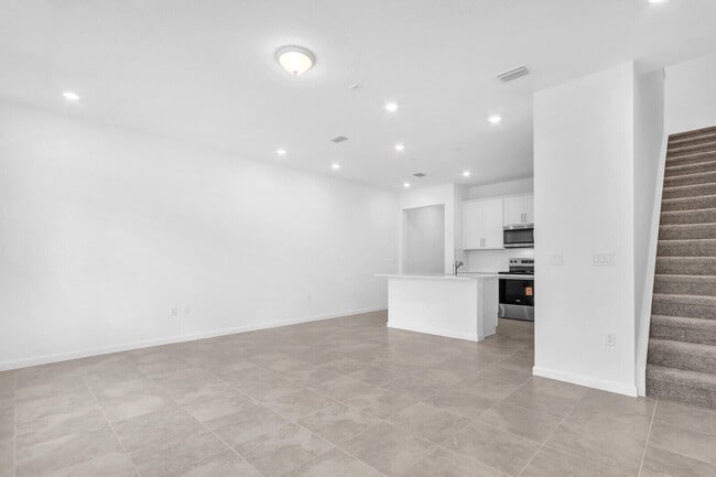 Building Photo - 2880 SE Federal Hwy