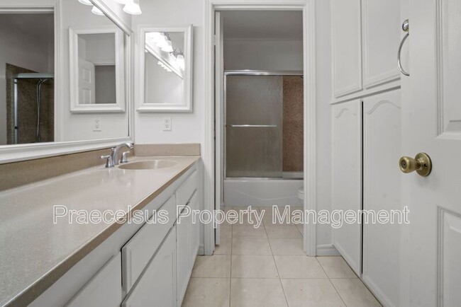 Building Photo - 5364 Dressage Dr
