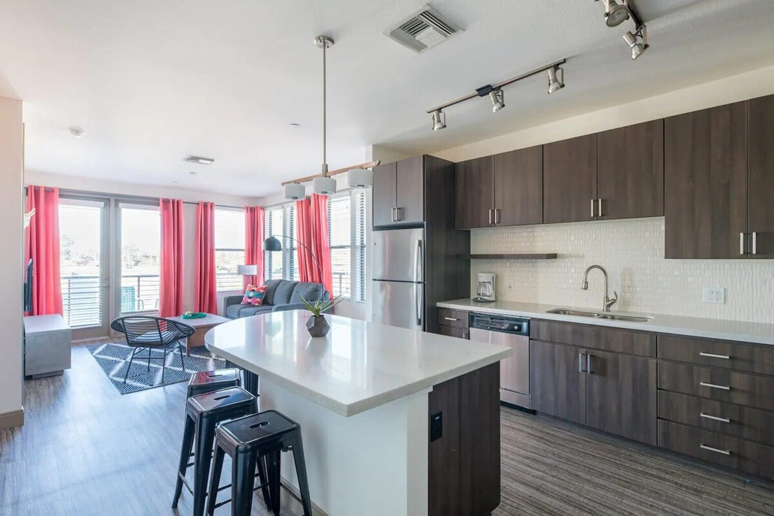 Building Photo - 555 N College Ave