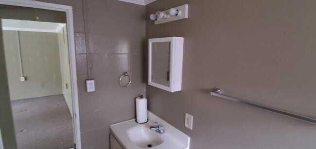 Building Photo - McCray A