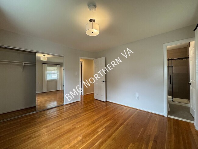 Building Photo - 1109 Hillcrest Dr SW
