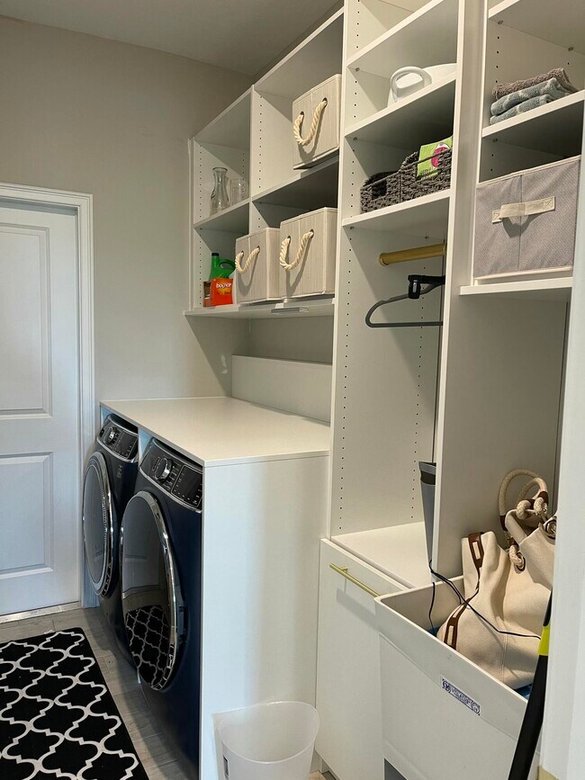 Building Photo - 3155 SW 78th Ave