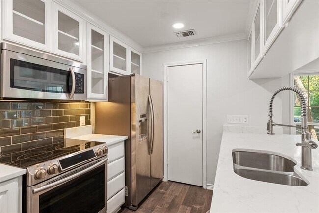 Building Photo - 2507 Quarry Rd