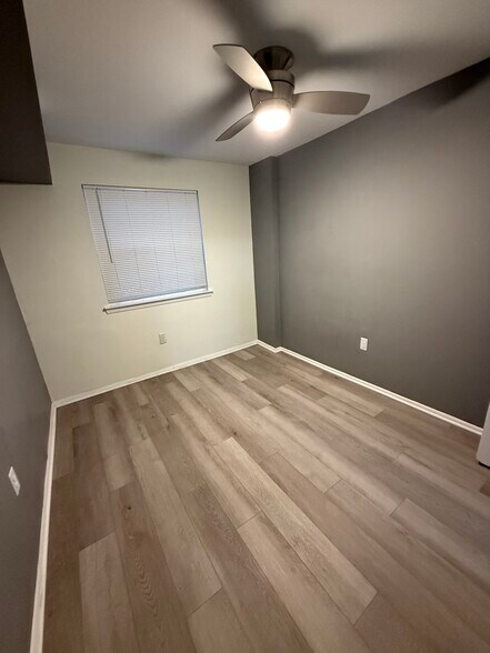 Building Photo - 3721 Ronnald Dr