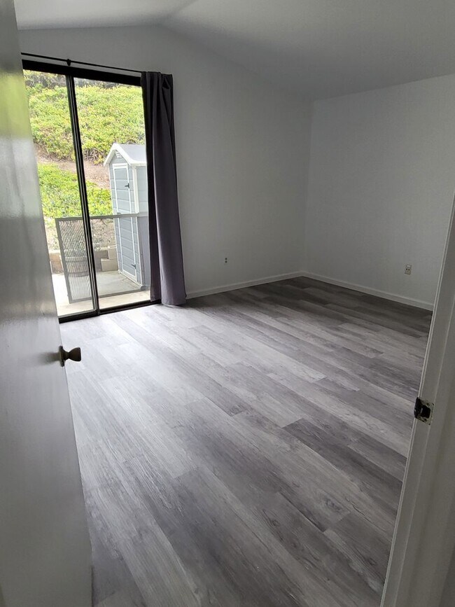 Building Photo - $3600.00 Rancho Bernardo 3 bdrm 2 bath 1450 sq ft House, Pool & Clubhouse