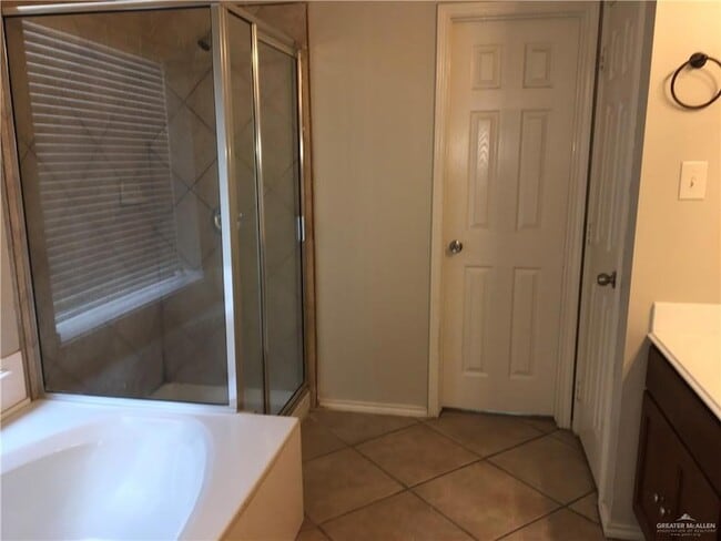 Building Photo - 3306 San Angelo St