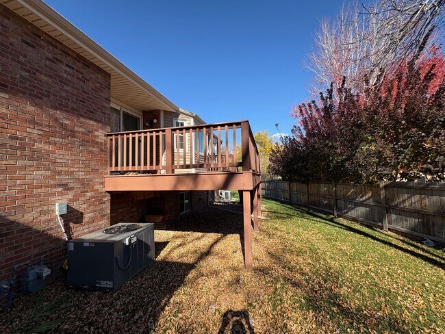 Building Photo - Updated 3BD/2BA with Garden Basement & Low Maintenance Living