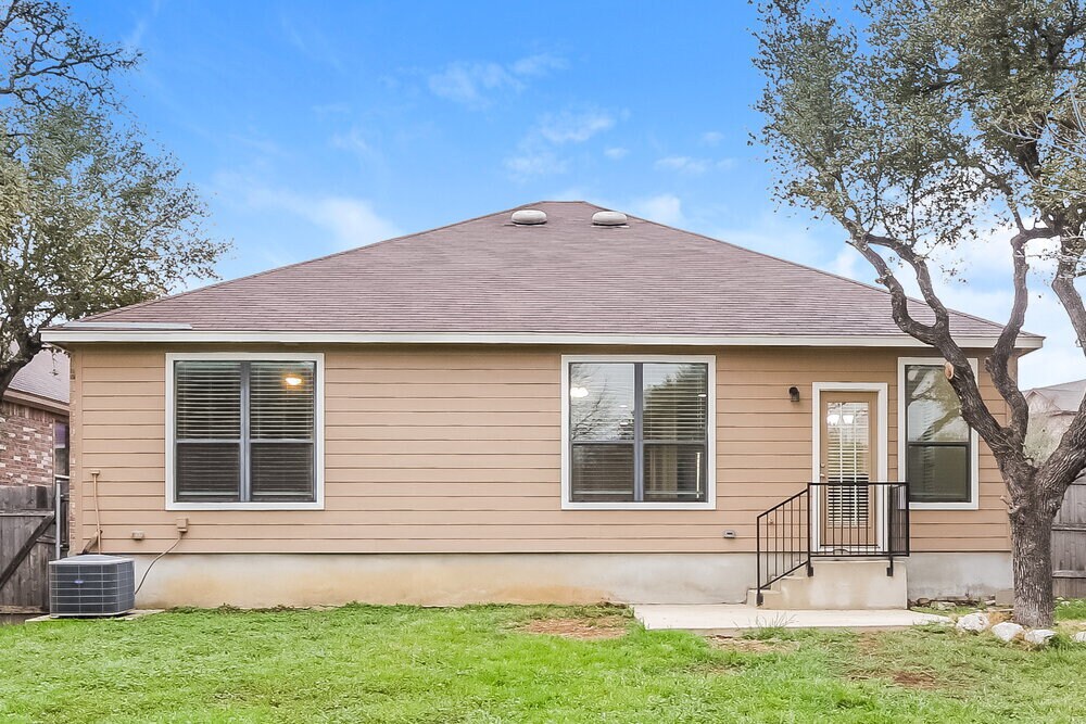 Building Photo - 20638 Creek River