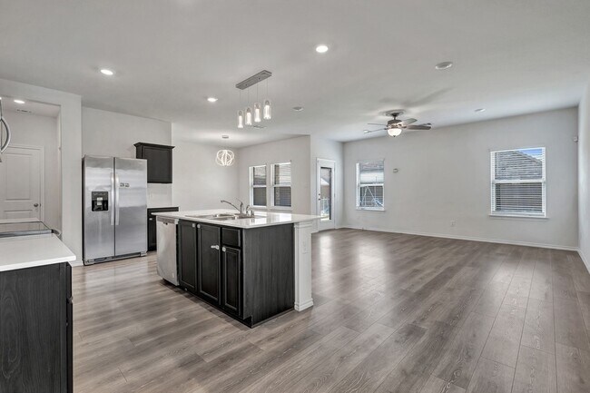 Building Photo - 3212 Perman Dr