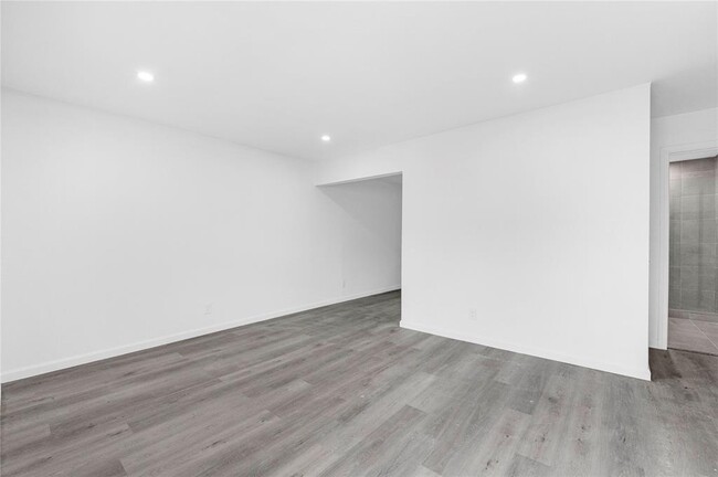 Building Photo - 712 Avenue H