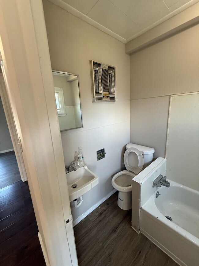 Building Photo - SECTION 8 and EDEN Accepted!! Your Newly R...