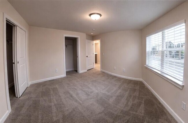 Building Photo - 233 Parker Sta Ave