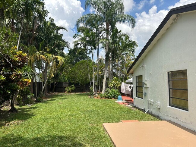 Building Photo - 12800 SW 104th Terrace