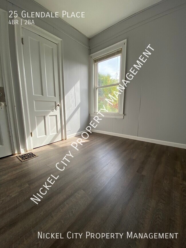 Building Photo - Beautiful 4 bedroom + Office Victorian Sty...