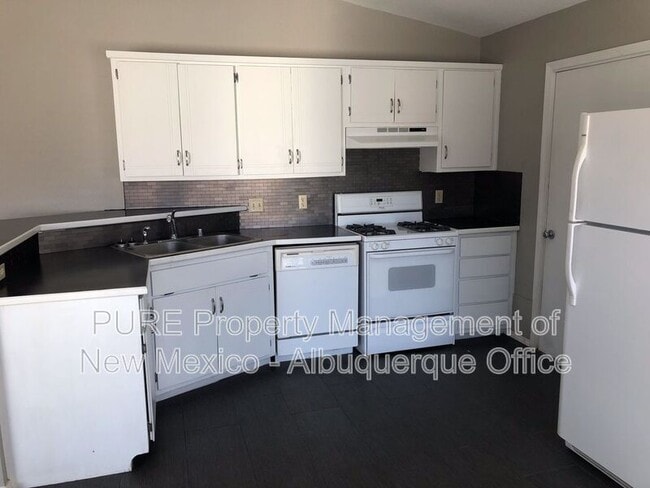 Building Photo - 4224 Applewood Dr
