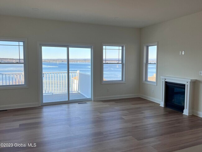 Building Photo - 544 NY-9P