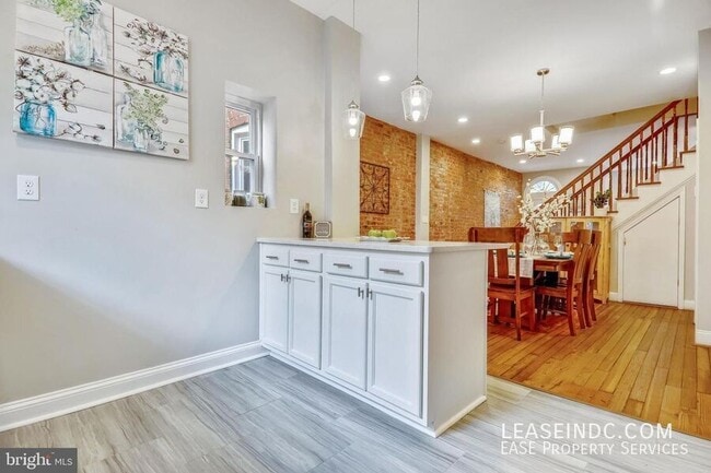 Building Photo - 766 Harvard St NW