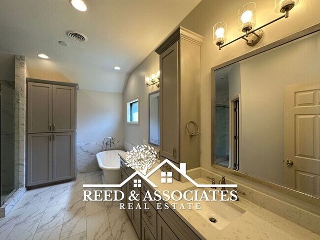 Building Photo - Renovated 3 Bedroom in Collierville!