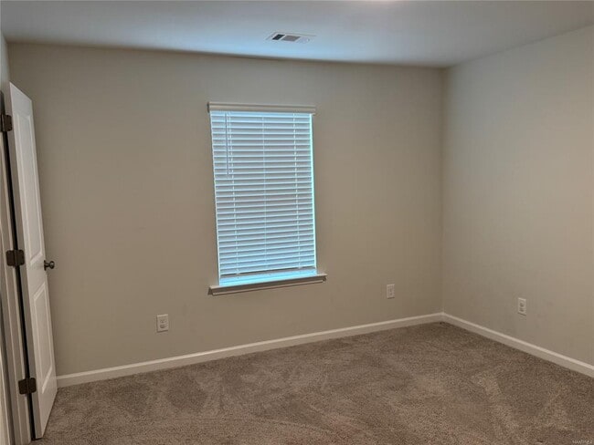 Building Photo - 424 Kohn Dr