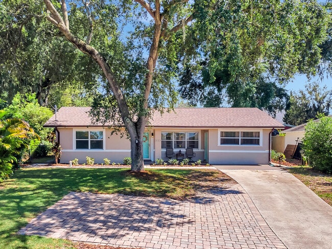 Primary Photo - 539 W Osceola St