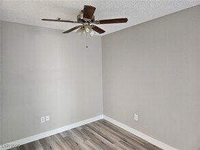 Building Photo - 7100 W Pirates Cove Rd
