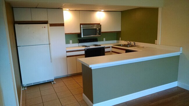 Primary Photo - $749/Bedroom | 3BR/2BA Condo Near UT Ag Ca...