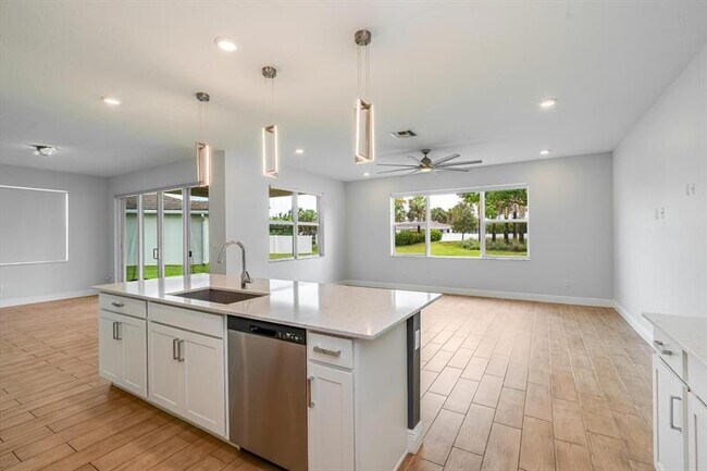 Building Photo - 4194 Marina Way