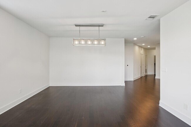 Building Photo - 908 Nueces St