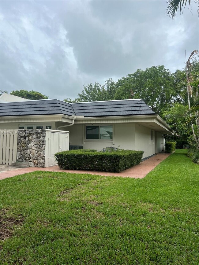 Primary Photo - 8110 SW 83rd St
