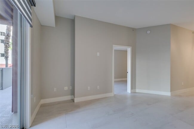 Building Photo - 63 E Agate Ave