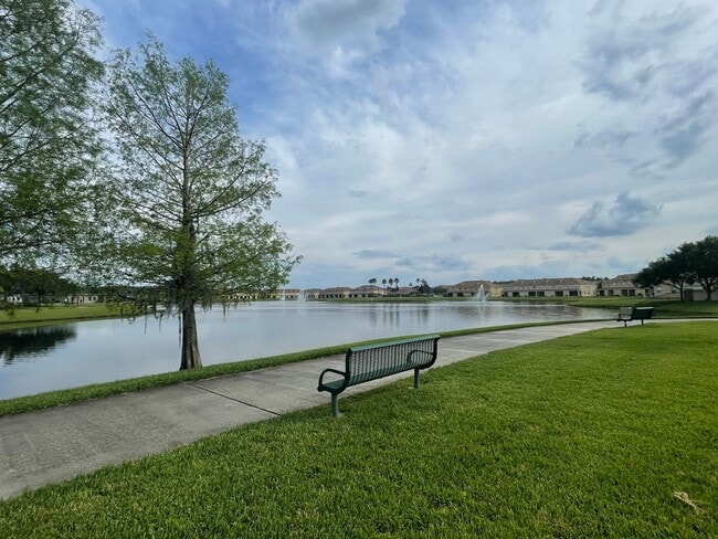 Building Photo - Affordable Elegance! 3 Bed 2 Bath Condo in...