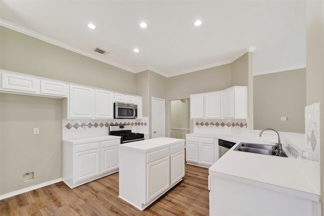 Building Photo - 19407 Arbor Pines Ln