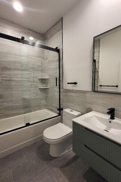 Building Photo - 1237 S 27th St