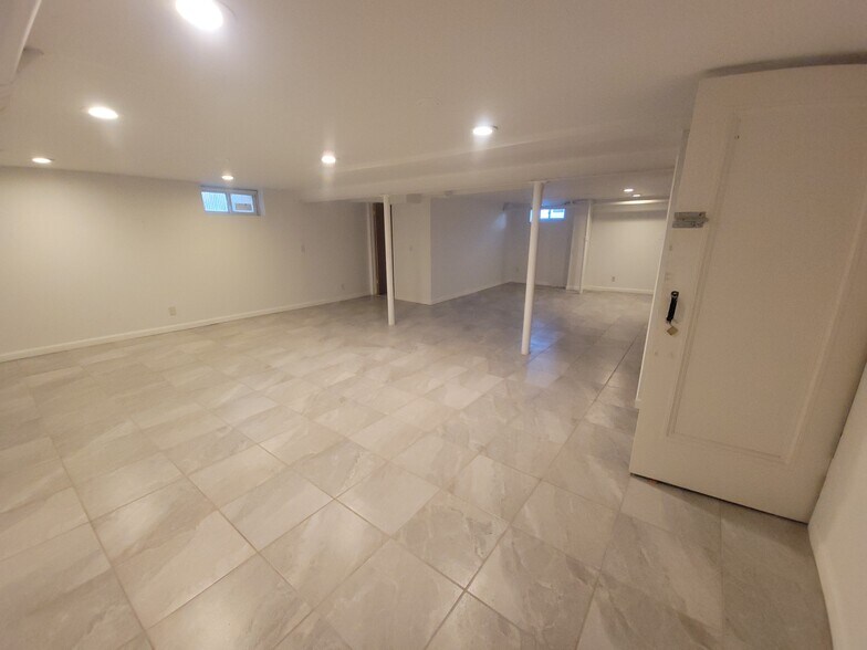 Building Photo - 188-07 Dunkirk Drive