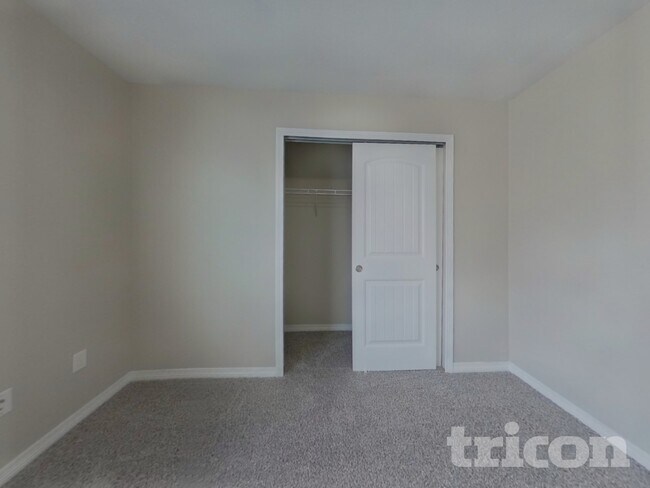 Building Photo - 13485 Park Meadows Dr