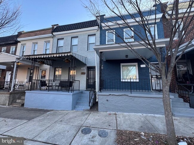 Building Photo - 1321 Cambria St