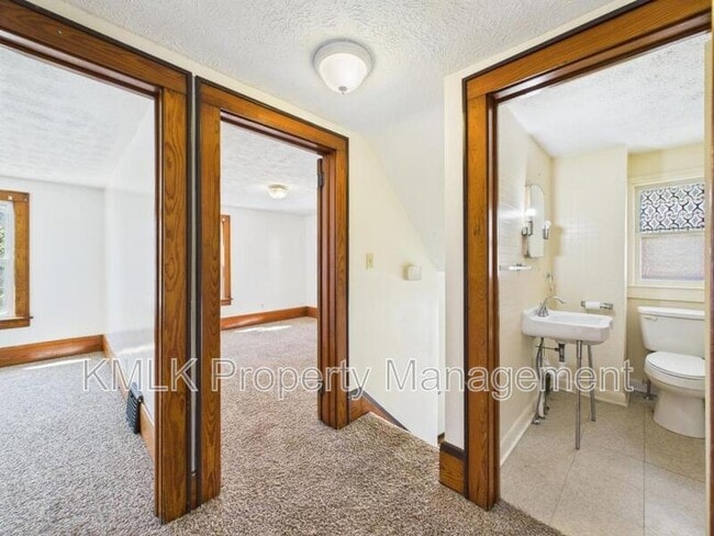 Building Photo - 117 Hazelwood Ave