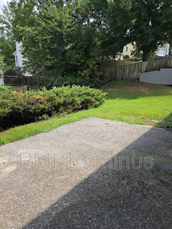 Building Photo - 6122 Farmwood Way SE