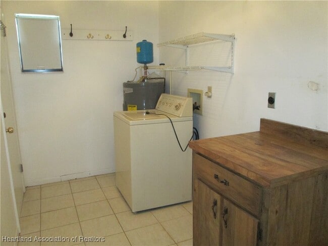 Building Photo - 131 Lemon Rd NE