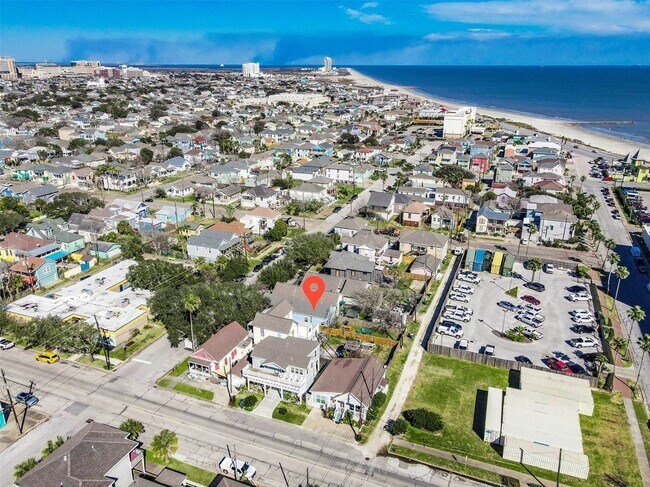 Building Photo - 2021 Avenue O 1/2