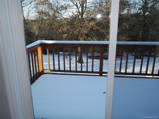 Building Photo - 18 Deer Crossing Dr