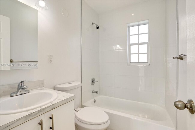 Building Photo - 5401 SW 97th Ct