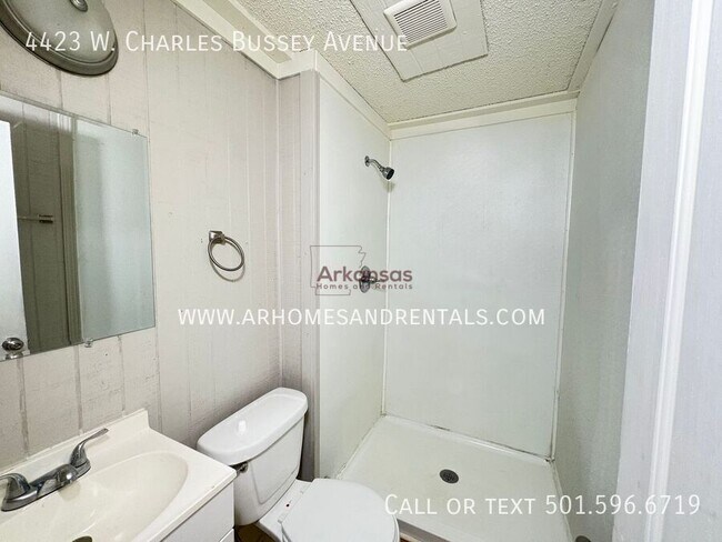 Building Photo - 4423 W Charles Bussey Ave